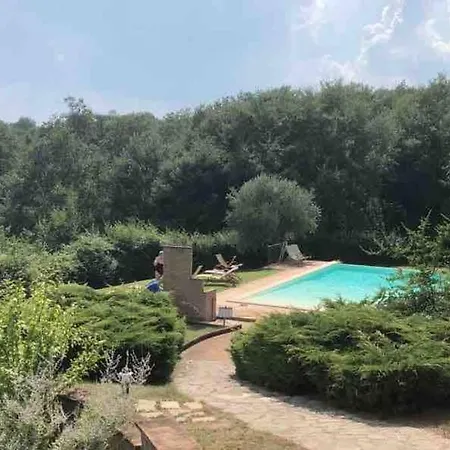 펜션 A Small Umbrian House, With Its Own Walled Garden 피에가로