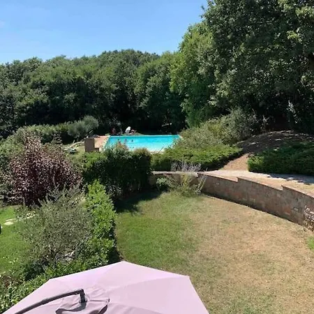 펜션 A Small Umbrian House, With Its Own Walled Garden *